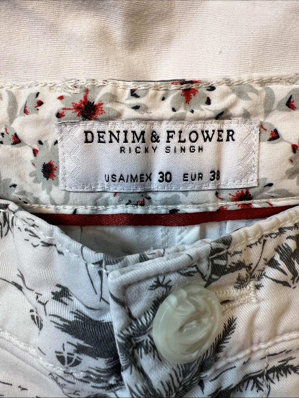 Denim & Flower Black on White Island-Print Cotton Shorts - Picture 4 of 9